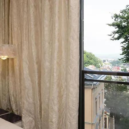 Luxantbourg With Private Parking * Karlovy Vary